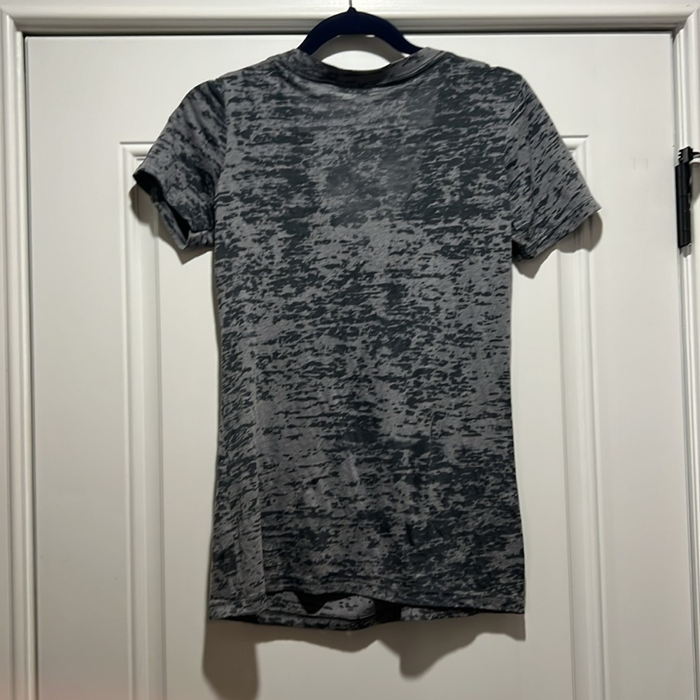 Coyote Ugly Graphic Fitted Gray Short Sleeve T-Shirt size L - Picture 4 of 4